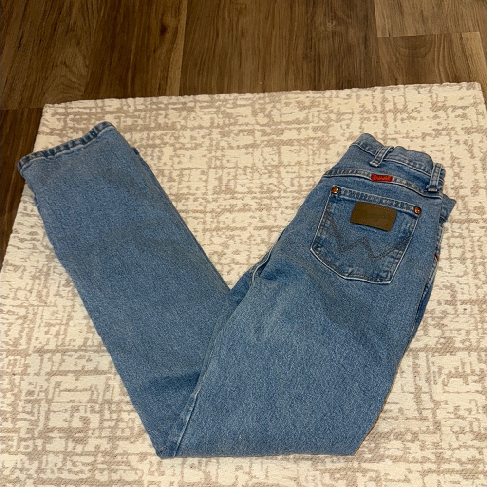 Women’s wranglers from buckle